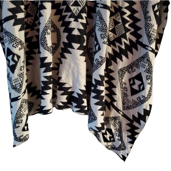 Lapis Long Knit Vest Black / Cream Large - Picture 3 of 8